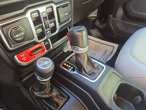 Used 2023 Jeep Gladiator Mojave w/ Cold Weather Group AWD/4WD image 68