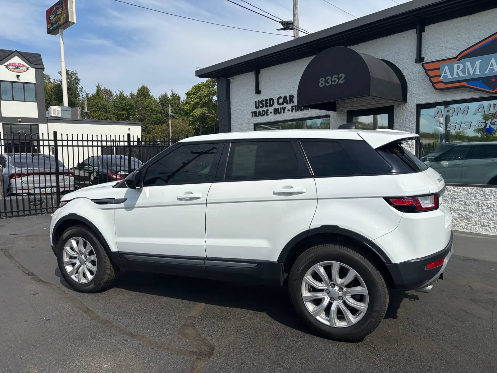 Used 2019 Land Rover Range Rover Evoque SE Premium AWD/4WD image 4