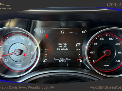 Used 2020 Dodge Charger SXT w/ Leather Interior Group RWD image 17