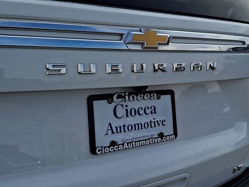 Used 2023 Chevrolet Suburban LT w/ Luxury Package AWD/4WD image 33