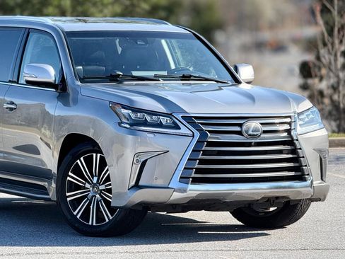 Used 2018 Lexus LX 570 4WD w/ Luxury Package image 48