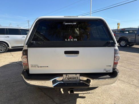 Used 2014 Toyota Tacoma Limited image 7