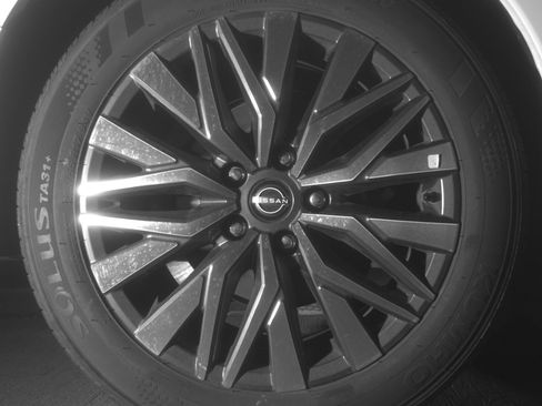 Used 2025 Nissan Altima 2.5 SV FWD image 15