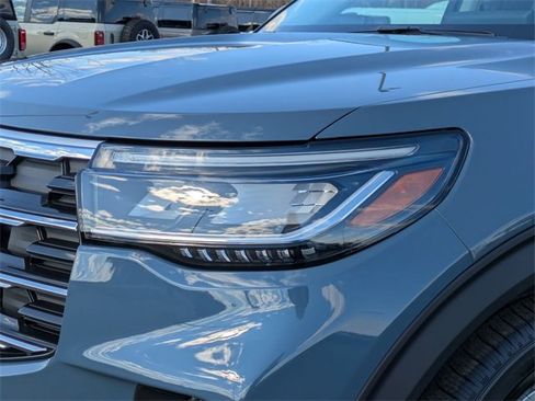 New 2026 Ford Explorer Active w/ Active Comfort Package image 9