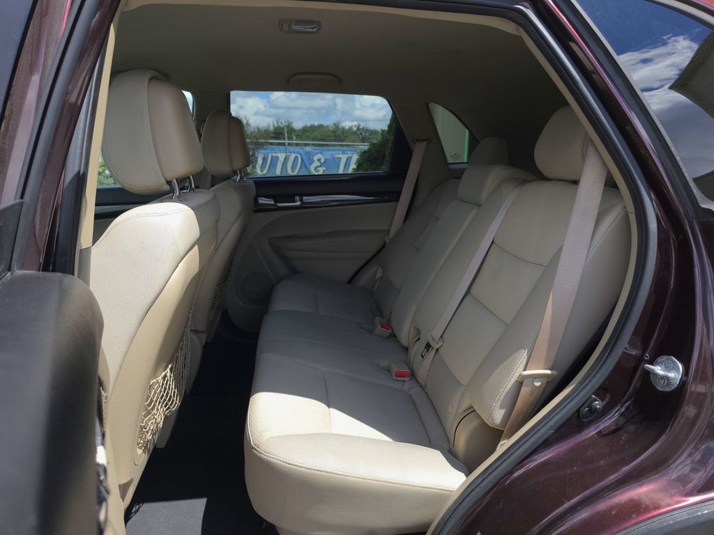 Used 2011 Kia Sorento 2WD image 12