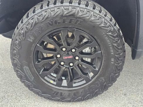 Used 2023 GMC Sierra 1500 AT4X AWD/4WD image 9