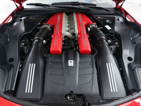 Used 2016 Ferrari F12 Berlinetta RWD image 33