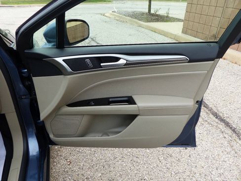 Used 2019 Ford Fusion SEL FWD image 48