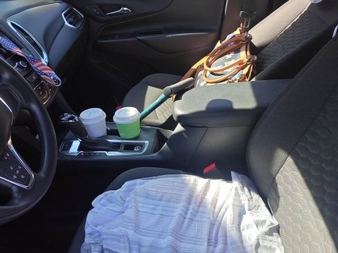 Used 2021 Chevrolet Equinox LT image 11