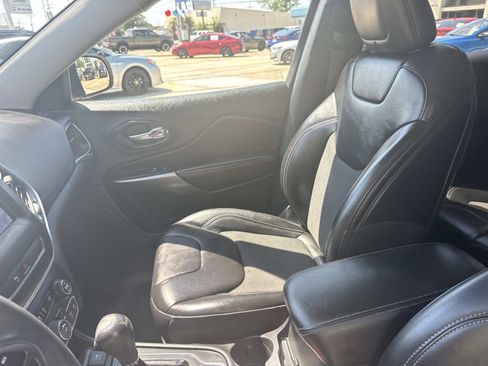 Certified 2020 Jeep Cherokee Latitude Plus image 15