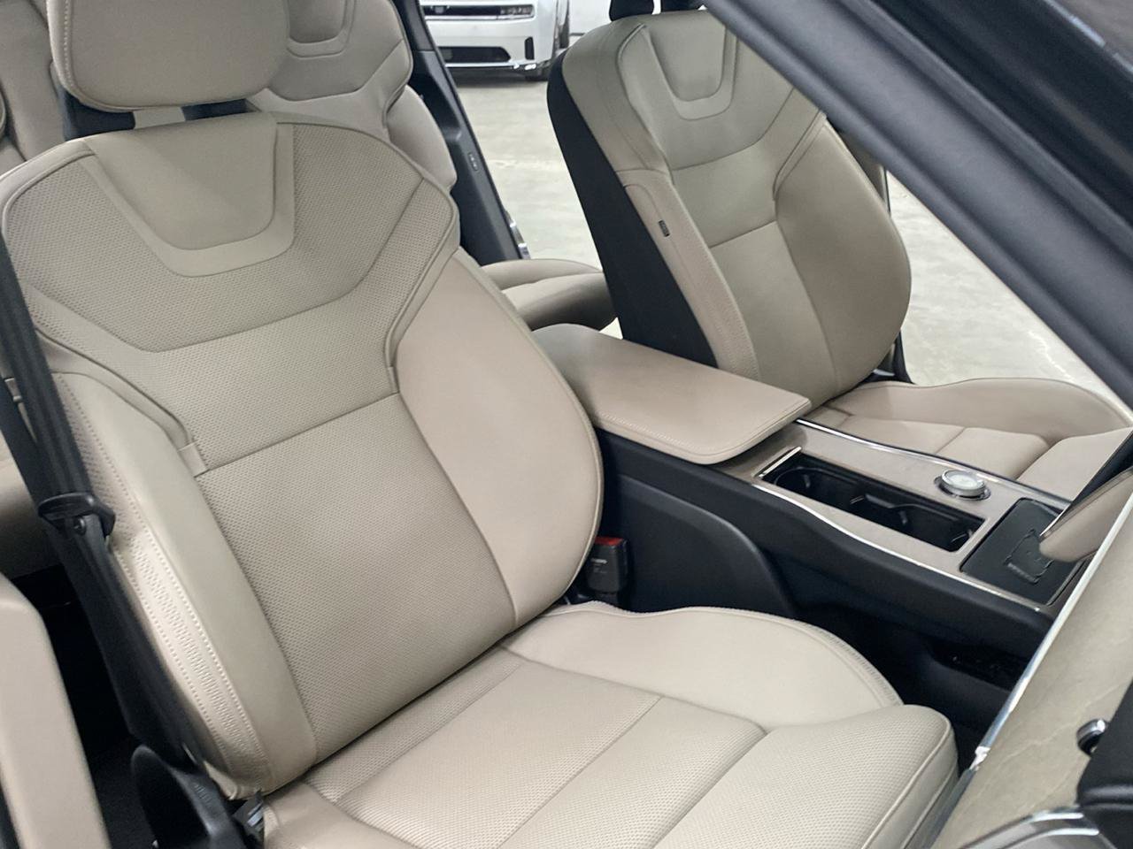 Used 2025 Volvo EX90 Ultra AWD/4WD image 12