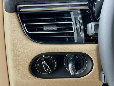 New 2025 Porsche Macan image 14