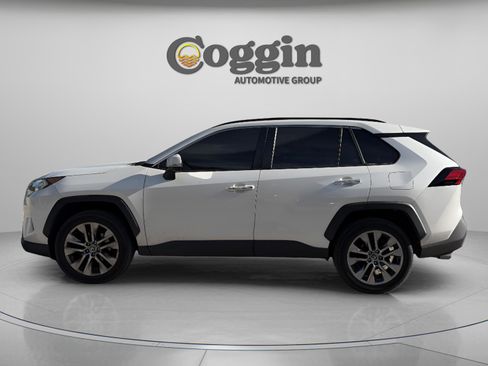 Used 2021 Toyota RAV4 Limited image 2