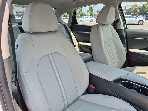 Used 2025 Hyundai Sonata SEL FWD image 32