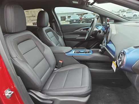 New 2026 Chevrolet Equinox EV LT image 19