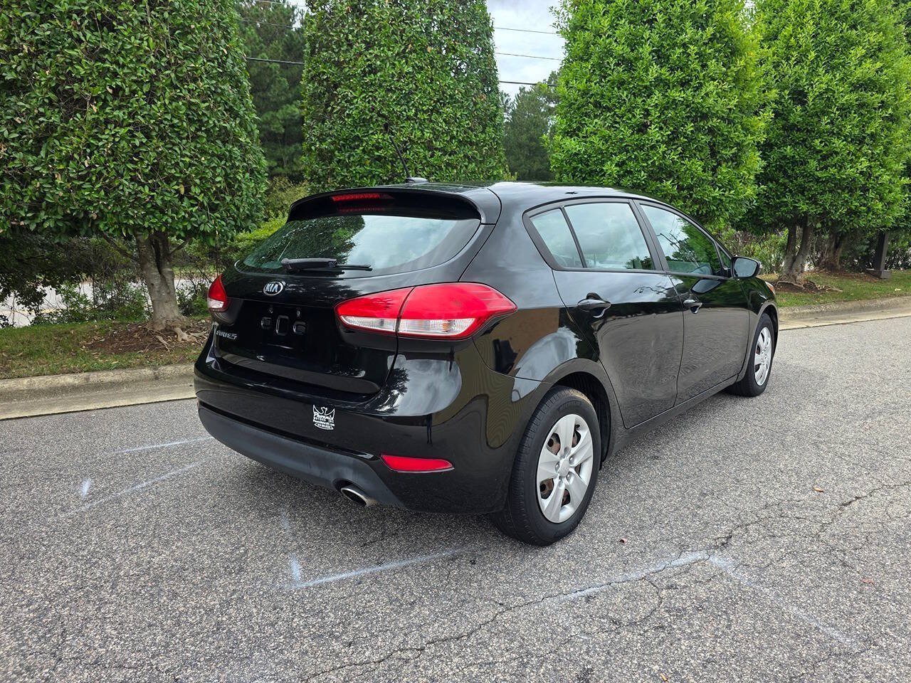Used 2017 Kia Forte LX FWD image 5