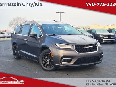 Used 2022 Chrysler Pacifica Touring-L