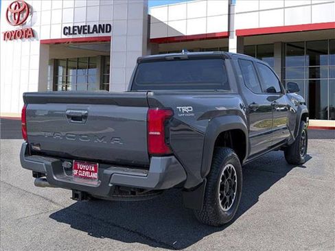 Used 2024 Toyota Tacoma TRD Off-Road AWD/4WD image 7