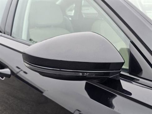 New 2025 Audi A8 L 3.0T image 32