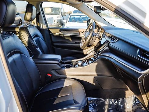 Used 2021 Jeep Grand Cherokee L Limited image 21