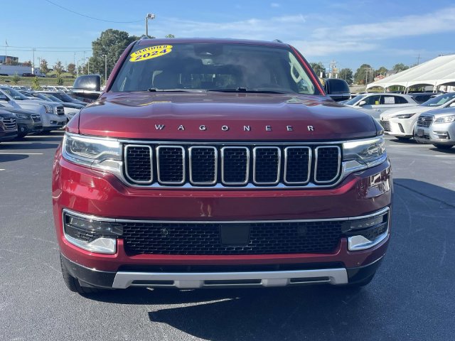 Used 2024 Jeep Wagoneer L Series II w/ Flexible Seating Group AWD/4WD image 2