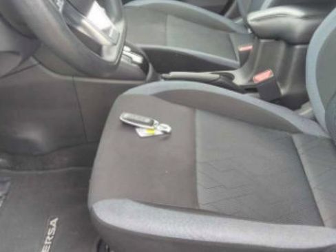 Used 2023 Nissan Versa SV FWD image 5