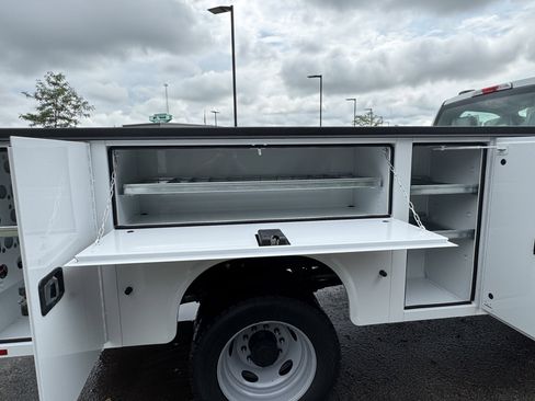 New 2025 Ford F450 XL w/ XL Chrome Package image 6