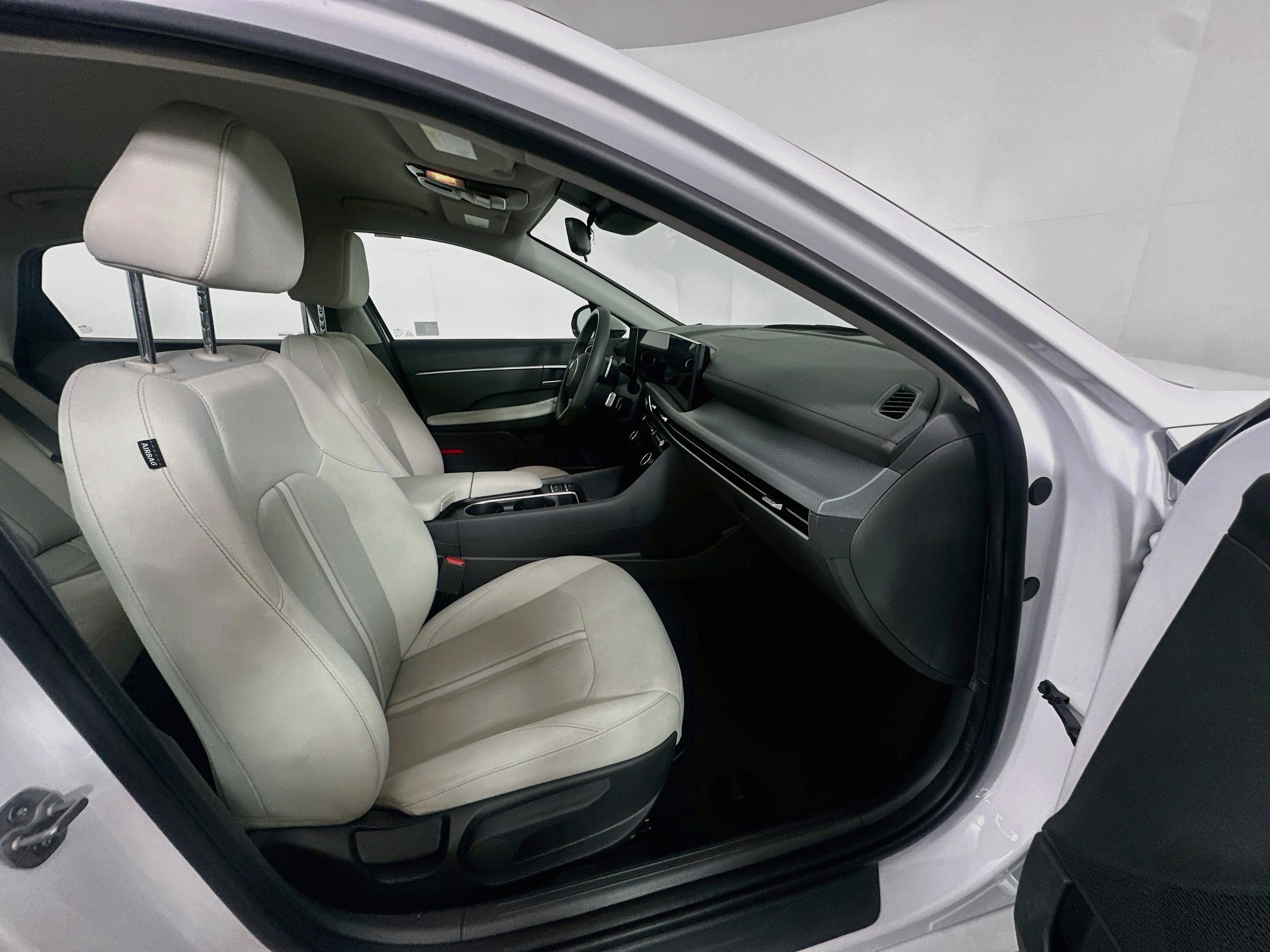 Used 2025 Hyundai Sonata SEL FWD image 30