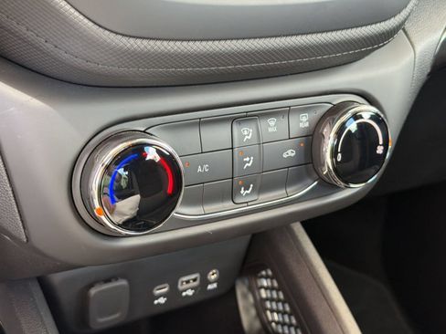 Used 2023 Chevrolet TrailBlazer LS FWD image 17