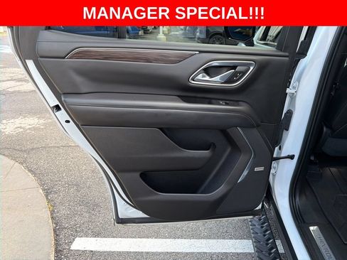 Used 2021 Chevrolet Tahoe Z71 w/ Z71 Signature Package AWD/4WD image 23