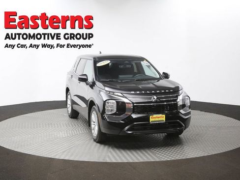 Used 2025 Mitsubishi Outlander ES image 51