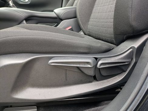 Used 2025 Honda HR-V LX image 14