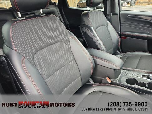 Used 2025 Ford Escape ST-Line image 34