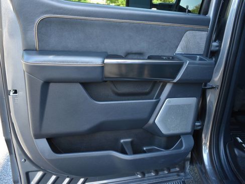 Used 2023 Ford F250 Platinum w/ Tremor Off-Road Package AWD/4WD image 11