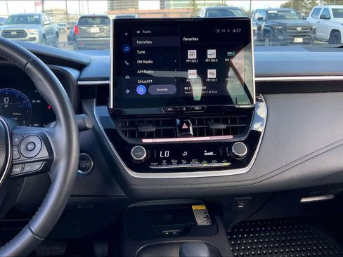 Used 2025 Toyota Corolla SE w/ SE Premium Package image 7