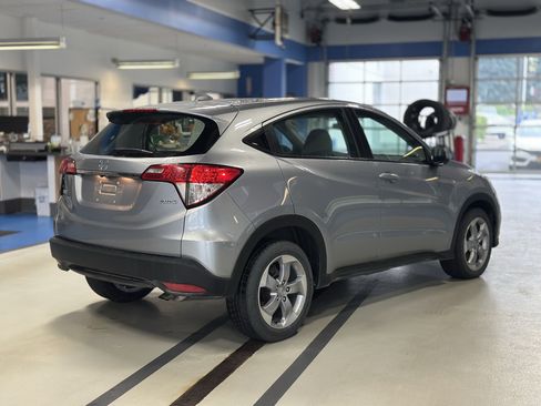 Used 2019 Honda HR-V LX image 5
