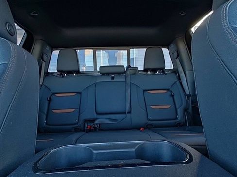 Used 2024 GMC Sierra 2500 AT4 w/ AT4 Premium Plus Package image 26