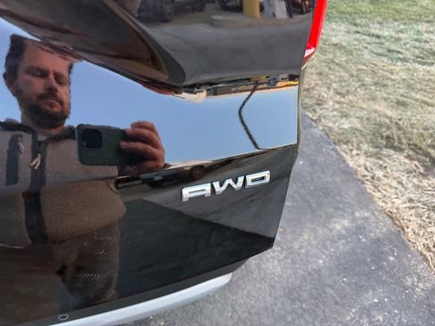 Used 2025 Ford Escape Platinum image 17