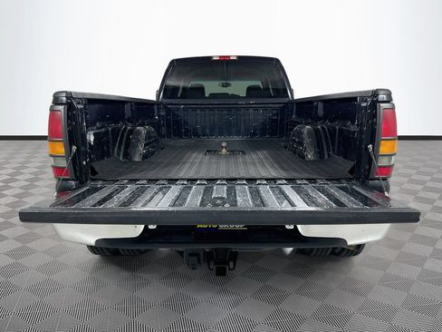 Used 2007 GMC Sierra 3500 SLT w/ Heavy-Duty Power Package AWD/4WD image 26