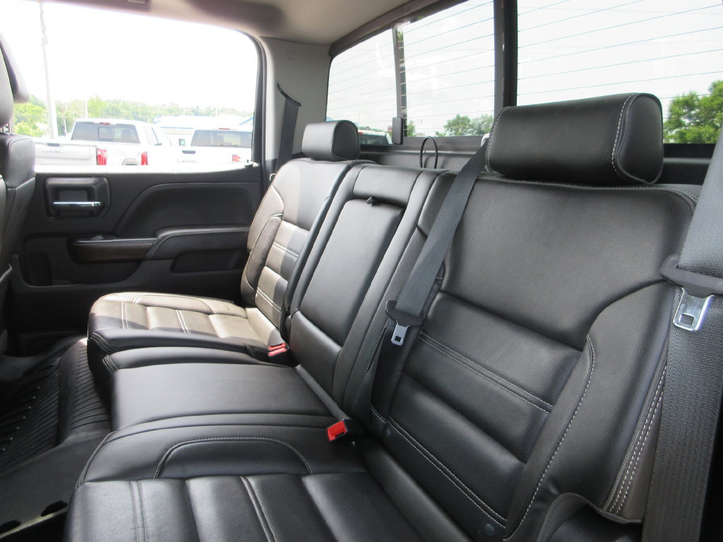 Used 2019 GMC Sierra 2500 Denali w/ Duramax Plus Package AWD/4WD image 25