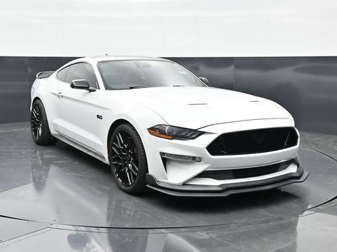Used 2022 Ford Mustang GT Premium w/ Equipment Group 401A RWD image 4