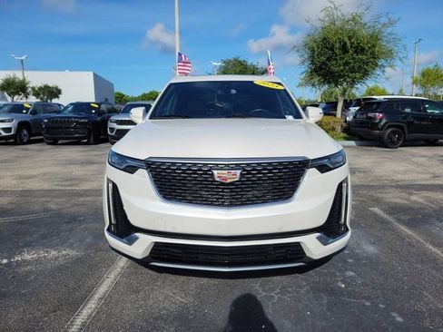 Used 2023 Cadillac XT6 Premium Luxury FWD image 3