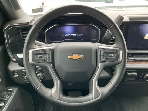 Certified 2025 Chevrolet Silverado 2500 LT w/ Convenience Package image 11