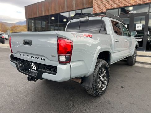 Used 2019 Toyota Tacoma TRD Sport image 26
