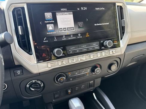 Used 2025 Nissan Frontier SV w/ Tow Package AWD/4WD image 22