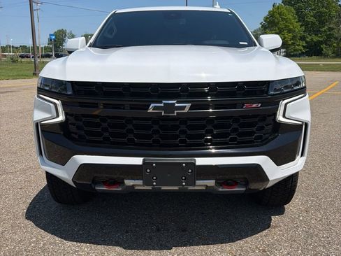 Used 2023 Chevrolet Suburban Z71 AWD/4WD image 2