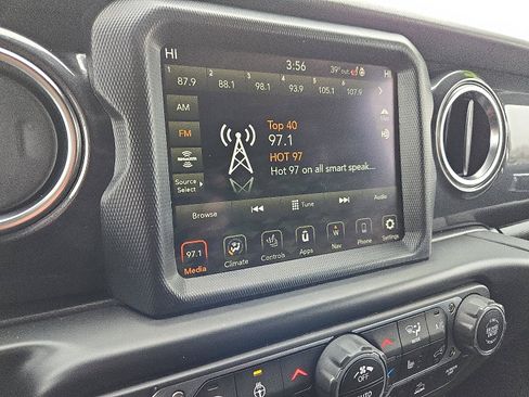 Used 2022 Jeep Wrangler Unlimited Sahara image 17