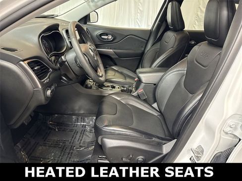 Used 2022 Jeep Cherokee Limited image 10