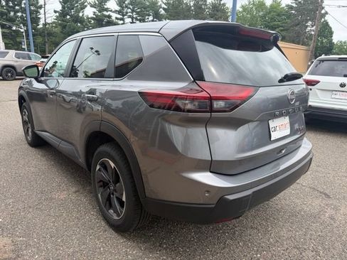 Used 2024 Nissan Rogue SV AWD/4WD image 5