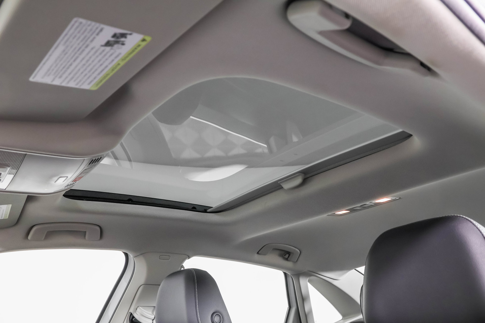 Used 2024 Volkswagen Jetta SE w/ Panoramic Sunroof Package FWD image 11